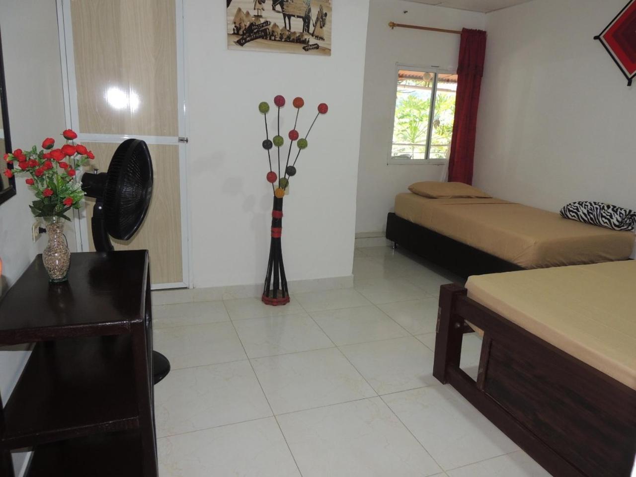 Hostal Alto De La Montana 민카 외부 사진
